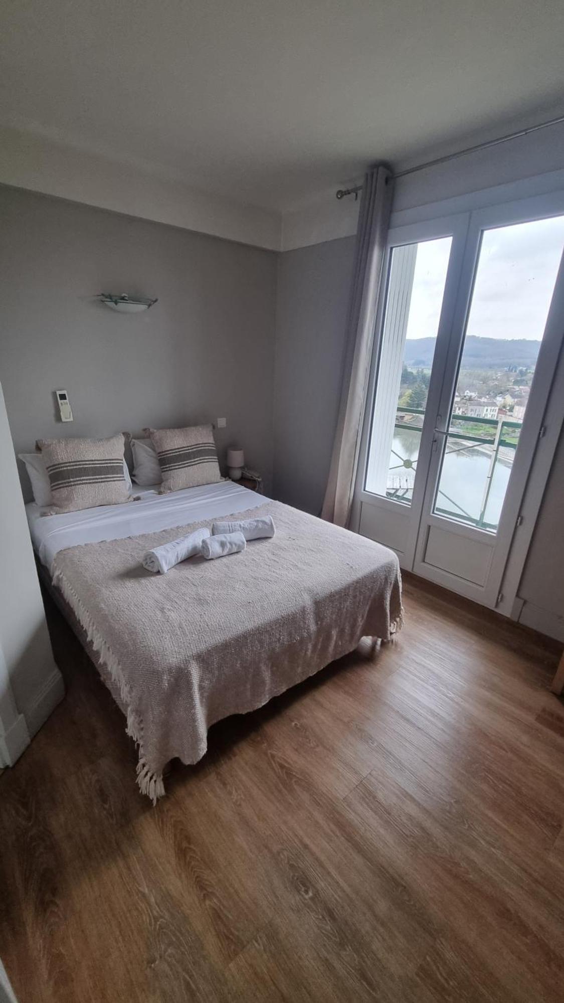 Centre Yoga Bellevue Hotell Puy-lʼÉvêque Eksteriør bilde